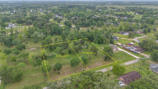 49 Lakeview Drive, Alvin, TX 77511