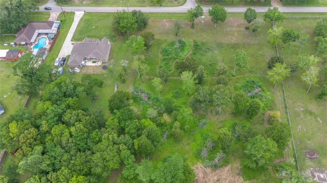 49 Lakeview Drive, Alvin, TX 77511