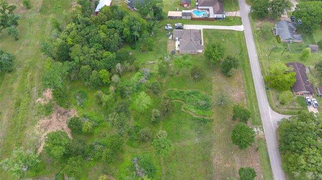 49 Lakeview Drive, Alvin, TX 77511