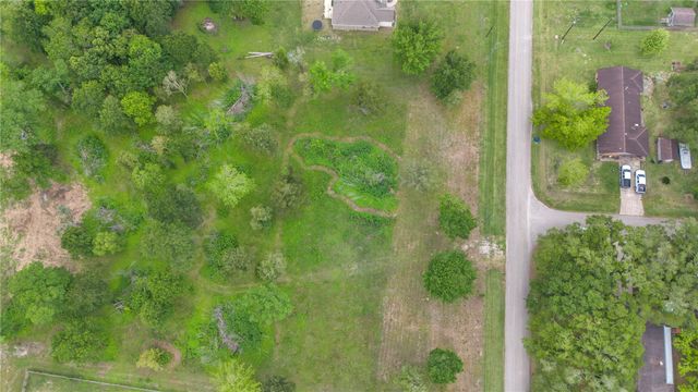 49 Lakeview Drive, Alvin, TX 77511