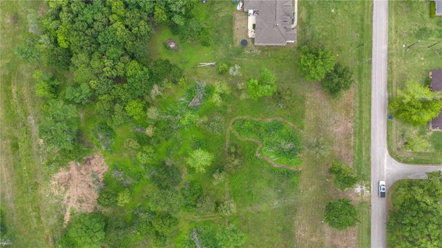 49 Lakeview Drive, Alvin, TX 77511