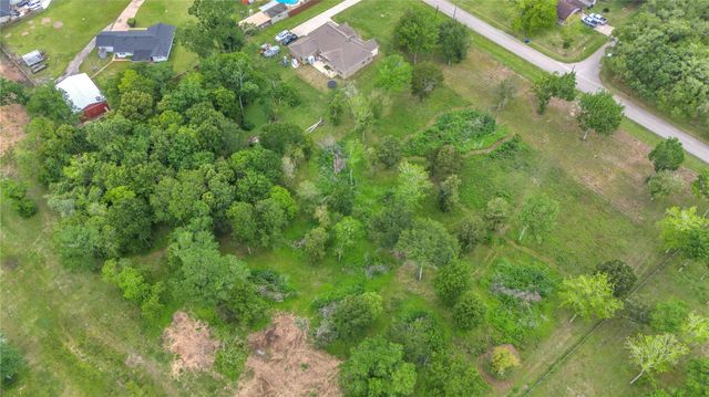 49 Lakeview Drive, Alvin, TX 77511