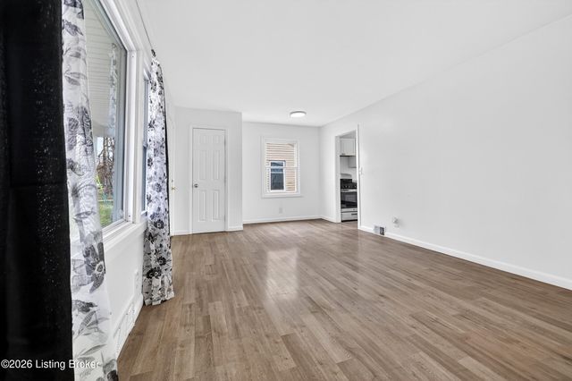 418 W Southside Ct, Louisville, KY 40214