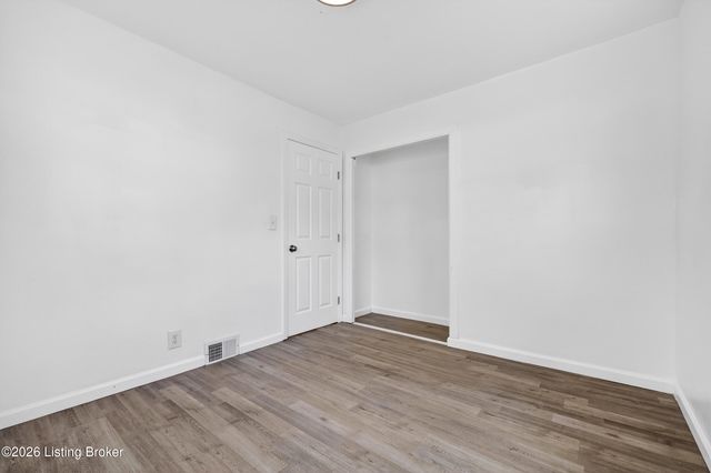 418 W Southside Ct, Louisville, KY 40214