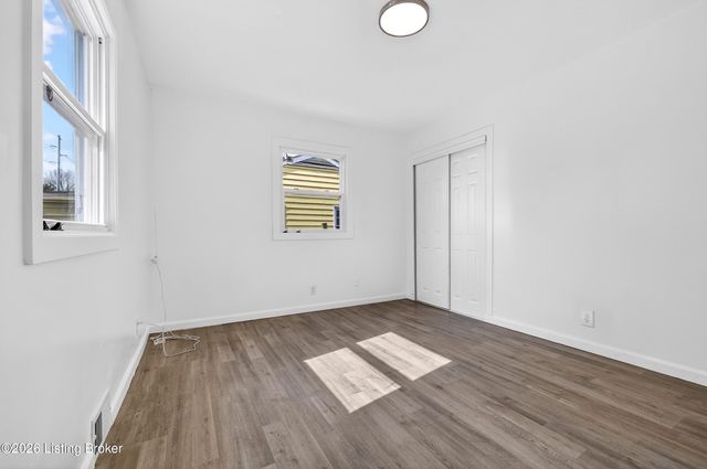 418 W Southside Ct, Louisville, KY 40214