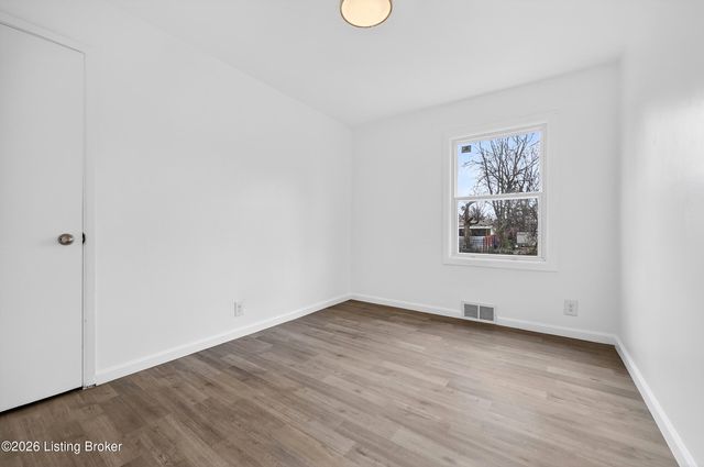 418 W Southside Ct, Louisville, KY 40214