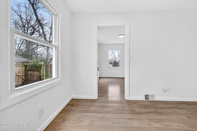 418 W Southside Ct, Louisville, KY 40214