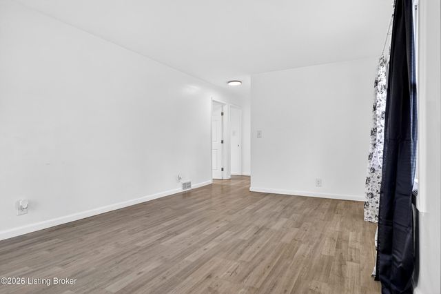 418 W Southside Ct, Louisville, KY 40214