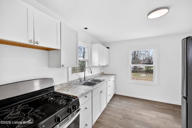 418 W Southside Ct, Louisville, KY 40214