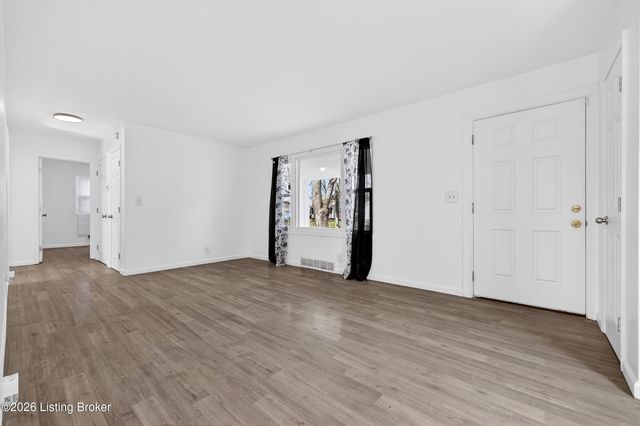 418 W Southside Ct, Louisville, KY 40214