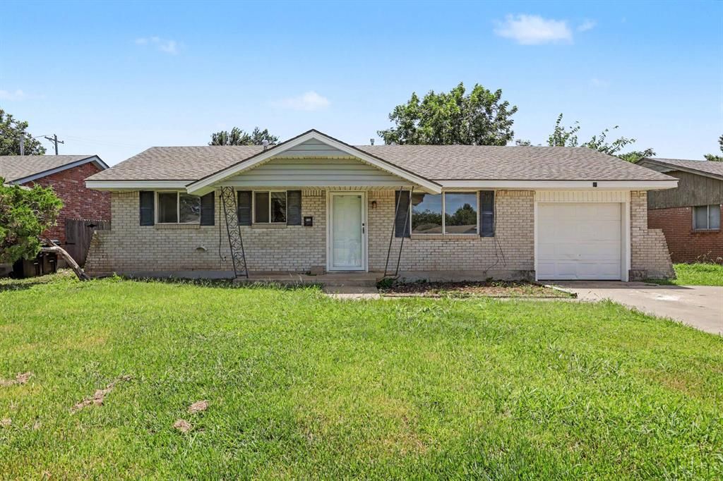 956 NW 6th Street, Moore, OK 73160