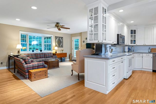 84 University Drive, Fairfield, CT 06824