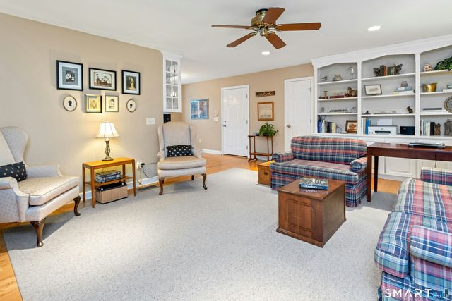 84 University Drive, Fairfield, CT 06824