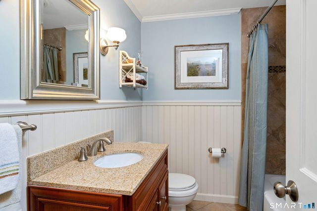 84 University Drive, Fairfield, CT 06824