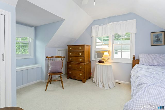 84 University Drive, Fairfield, CT 06824