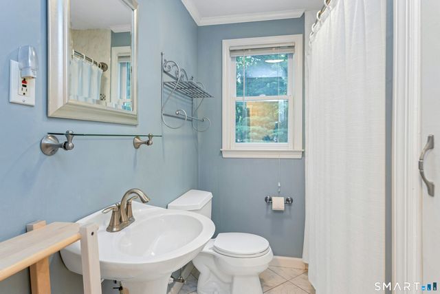 84 University Drive, Fairfield, CT 06824