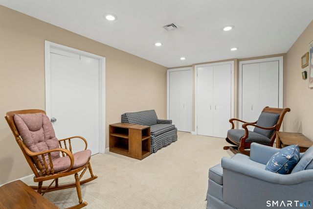84 University Drive, Fairfield, CT 06824