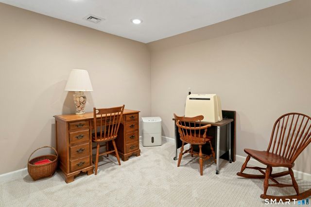 84 University Drive, Fairfield, CT 06824