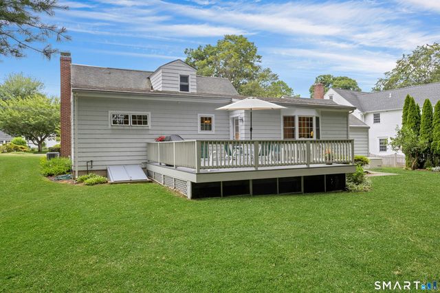 84 University Drive, Fairfield, CT 06824