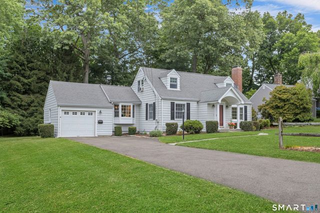 84 University Drive, Fairfield, CT 06824