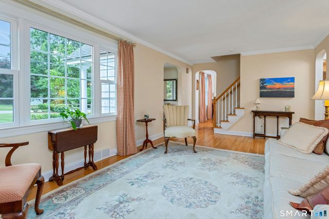 84 University Drive, Fairfield, CT 06824