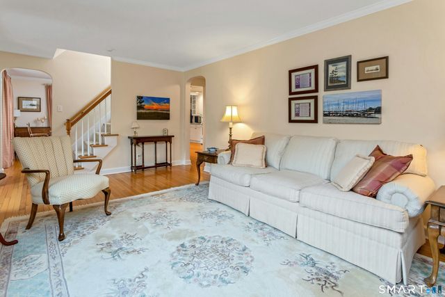 84 University Drive, Fairfield, CT 06824