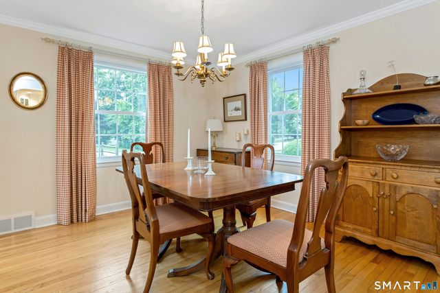 84 University Drive, Fairfield, CT 06824