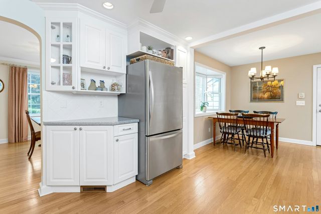 84 University Drive, Fairfield, CT 06824