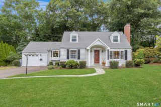 84 University Drive, Fairfield, CT 06824