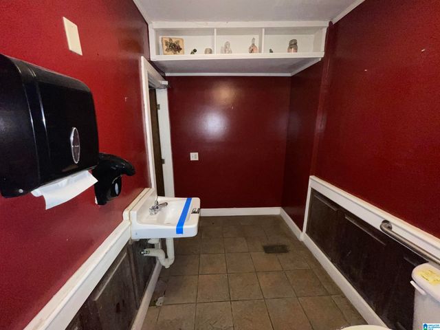 300 E 3RD STREET, Sylacauga, AL 35150