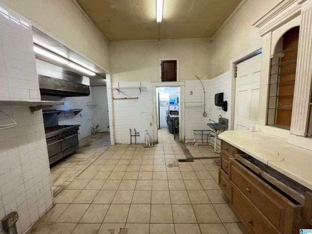 300 E 3RD STREET, Sylacauga, AL 35150