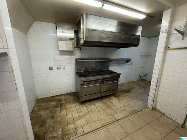 300 E 3RD STREET, Sylacauga, AL 35150