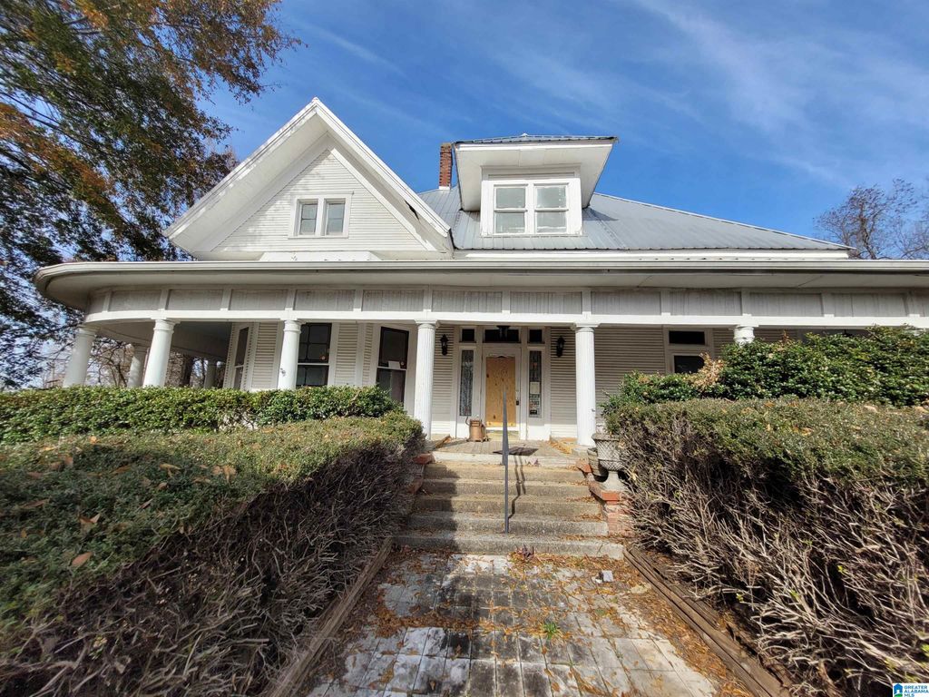 300 E 3RD STREET, Sylacauga, AL 35150
