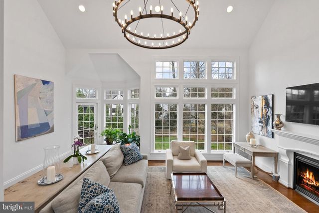 6929 RIVER OAKS DR, Mclean, VA 22101