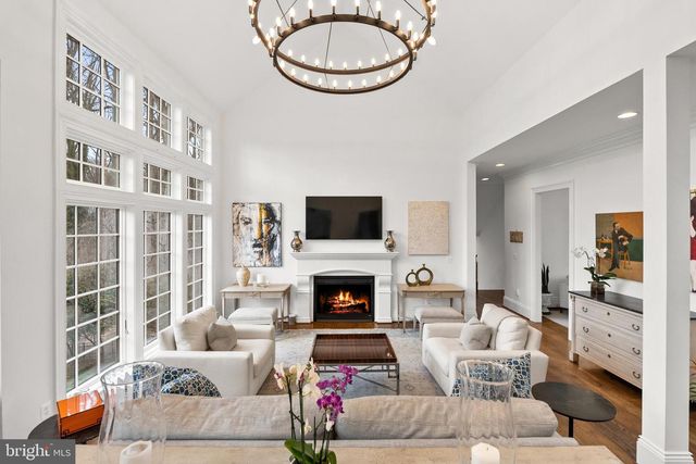 6929 RIVER OAKS DR, Mclean, VA 22101