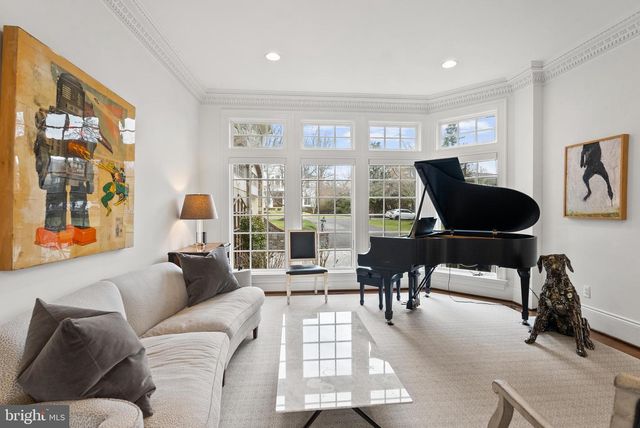 6929 RIVER OAKS DR, Mclean, VA 22101