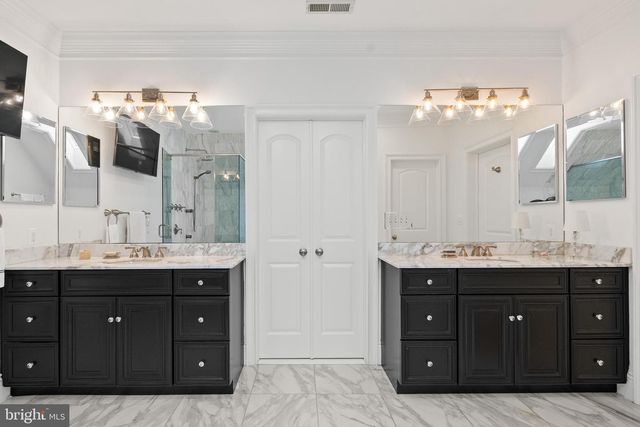 6929 RIVER OAKS DR, Mclean, VA 22101