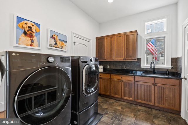 6929 RIVER OAKS DR, Mclean, VA 22101