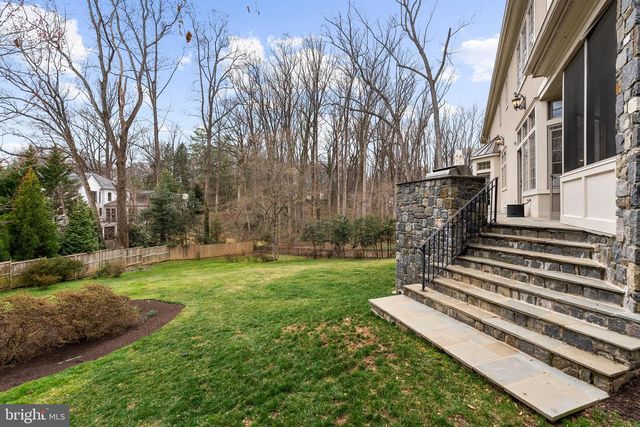 6929 RIVER OAKS DR, Mclean, VA 22101