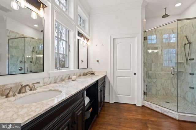 6929 RIVER OAKS DR, Mclean, VA 22101