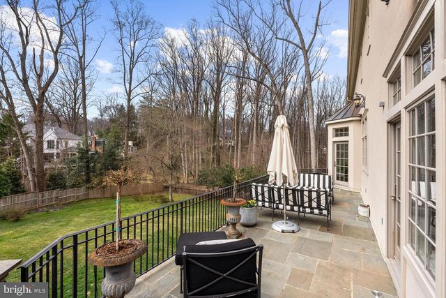 6929 RIVER OAKS DR, Mclean, VA 22101