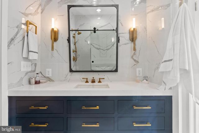 6929 RIVER OAKS DR, Mclean, VA 22101