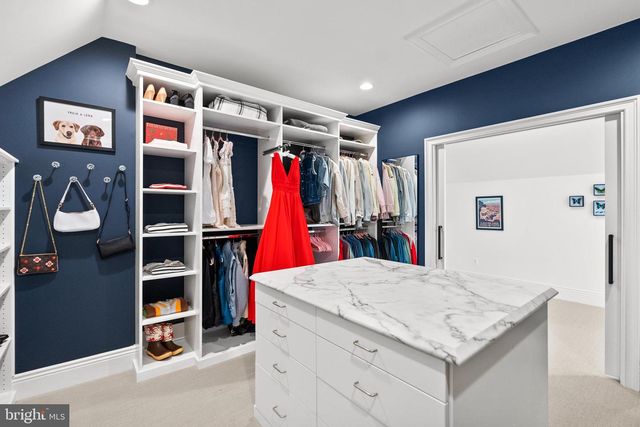 6929 RIVER OAKS DR, Mclean, VA 22101