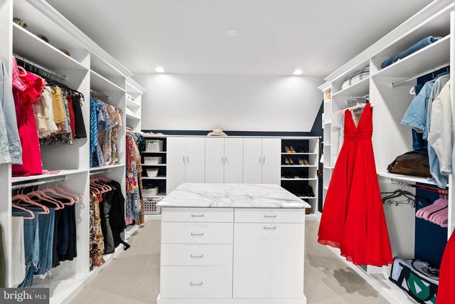 6929 RIVER OAKS DR, Mclean, VA 22101