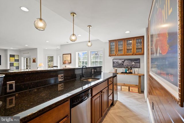 6929 RIVER OAKS DR, Mclean, VA 22101