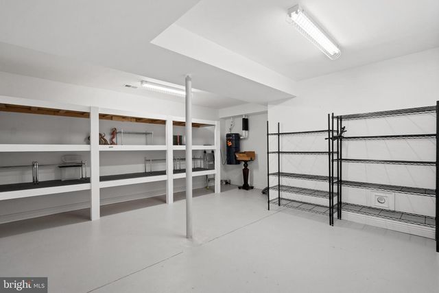 6929 RIVER OAKS DR, Mclean, VA 22101