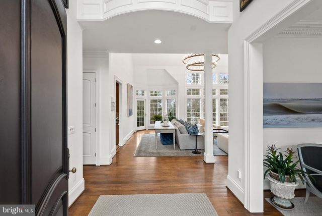 6929 RIVER OAKS DR, Mclean, VA 22101