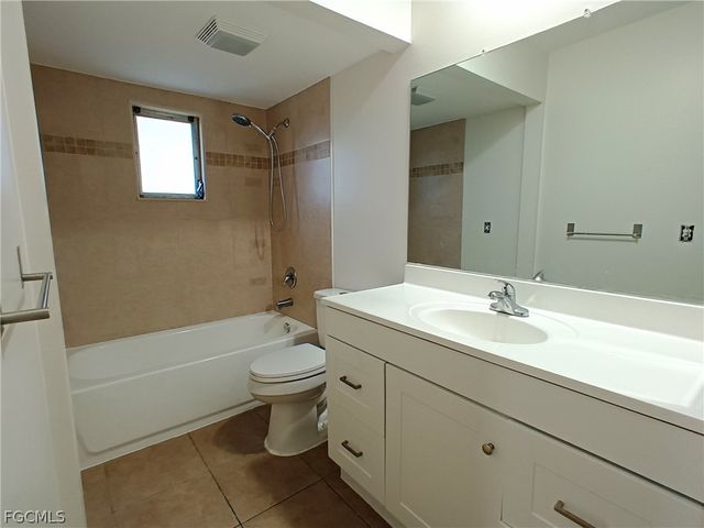 630-636 SE 13th PL 1, Cape Coral, FL 33990