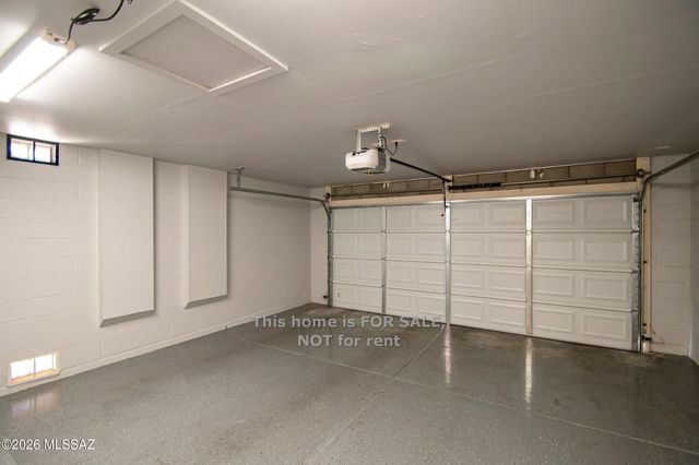 3394 W Crestone Court, Tucson, AZ 85742