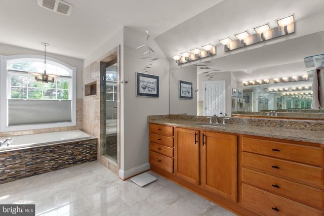 400 GENTLE BREEZE CIR, Fredericksburg, VA 22406